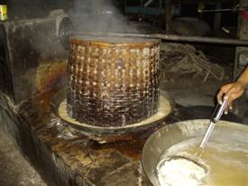 Sugar boiling at Amphawa markets Sugar boiling at Amphawa markets