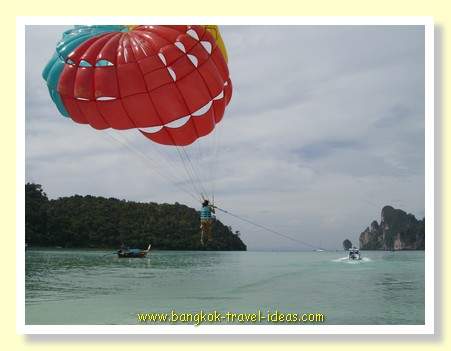 Paragliding at Phi Phi island Paragliding at Phi Phi island