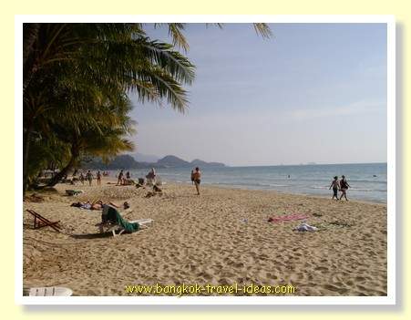 Whitesand beach on Koh Chang. One of Thailand's top beaches Whitesand beach on Koh Chang. One of Thailand's top beaches