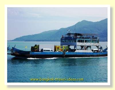 Ferry to Koh Chang making the return trip to Ao Thammachat Ferry to Koh Chang making the return trip to Ao Thammachat