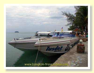 Kai Bae Hut speedboats ready to go to Koh Mak and Koh Kood Kai Bae Hut speedboats ready to go to Koh Mak and Koh Kood