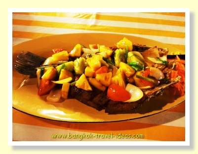 Pinapple fried fish Pinapple fried fish