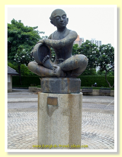 Benjasiri Park Thai boy sculpture