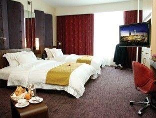 Centara Grand at Central World has nicely appointed rooms with views over the city Centara Grand at Central World has nicely appointed rooms with views over the city
