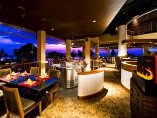 Centara Grand Resort Mirage Beach Hotel bar area