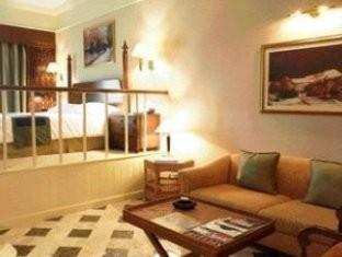 Guest room at the Davis Hotel