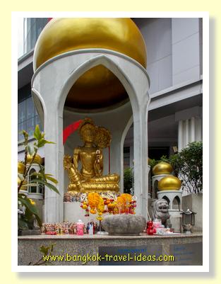 Buddha image at Ratchaprasong