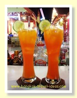 Hua Hin night market cocktails