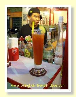 Hua Hin night market cocktails stall