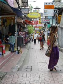 Visit the many Bangkok markets Visit the many Bangkok markets