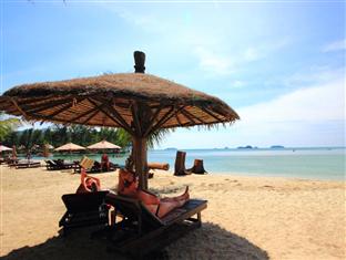 Beaches near Bangkok can be reached in a couple of hours by bus or car