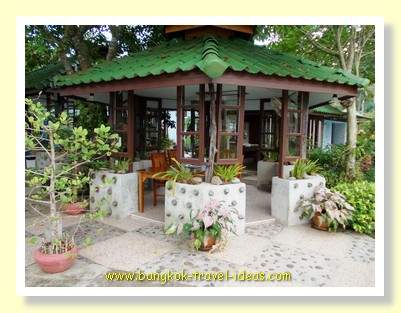 Check-in area, there are a number of these buildings for eating, playing games and relaxing Check-in area, there are a number of these buildings for eating, playing games and relaxing