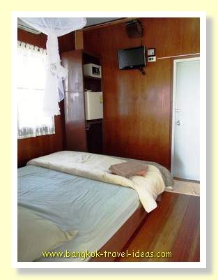 Dusita Resort cabin, compact and clean Dusita Resort cabin, compact and clean