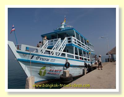 Samed Resorts ferry departing from Ban Phe Samed Resorts ferry departing from Ban Phe