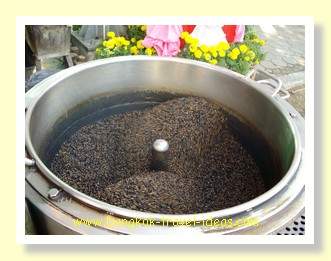 Very hot mixture of rocks and chestnuts Very hot mixture of rocks and chestnuts