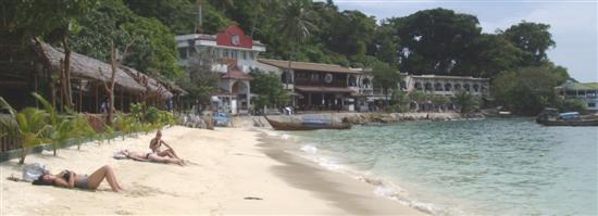 The restaurant on the left served a fantastic seafood lunch and directly overlooks the beach on Koh Phi Phi. The restaurant on the left served a fantastic seafood lunch and directly overlooks the beach on Koh Phi Phi.