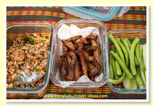 Traditional Thai food in Rama 9 Park rama-9-park-15