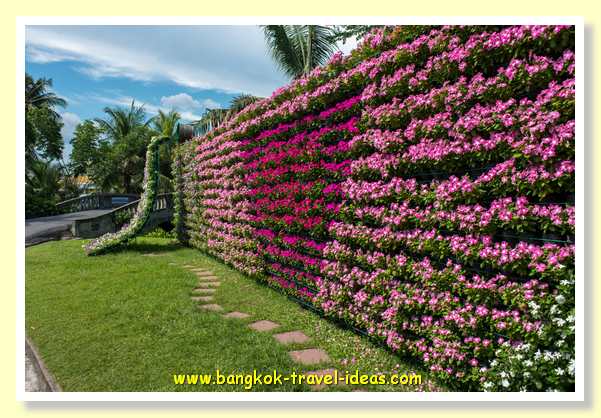 Walls of colour in Suan Luang Rama 9 Park rama-9-park-04