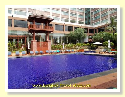 Swimming pool at the Ramada Menam, Bangkok