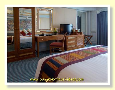 Bedroom at Ramada Menam