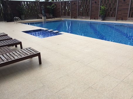 Swimming pool at the Farmhouse Hotel in Ranong