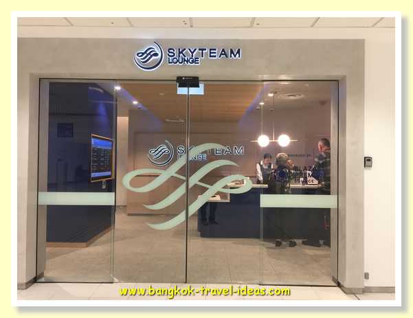 sydney-airport-lounge-23-10