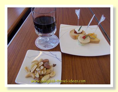 Hot nuts and canapes to start the meal Hot nuts and canapes to start the meal