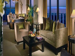 Where to go shopping in Bangkok Airport