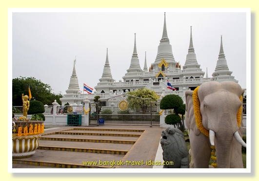 Phra Thutangkha Chedi at Wat Asokaram
