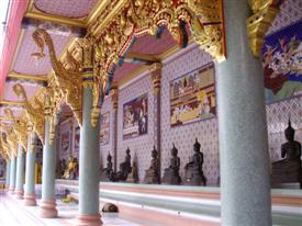 Freizes adorn the walls around the outside of the temple