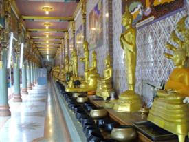 Buddha images at Wat Bang Phli Yai Nai