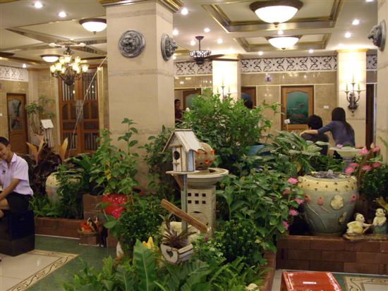 Wat Bang Phli Yai Nai plants in the 5 million Baht toilets